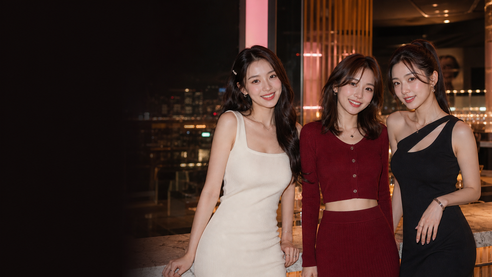 三位年輕成年女性以現代社群風格穿搭,在台北夜景餐廳中合影